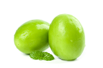 白底上放着两个完整的大青枣