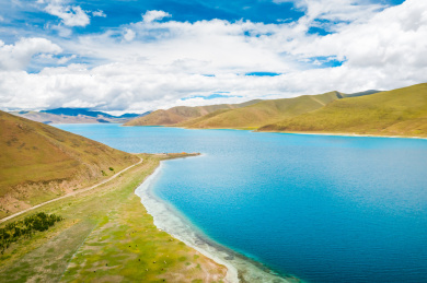 中国西藏山南浪卡子县羊卓雍错自然风景航拍