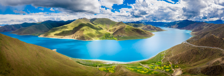 中国西藏山南浪卡子县羊卓雍错自然风景航拍