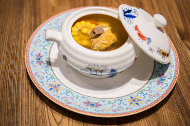 宫廷元素餐厅美食汤品