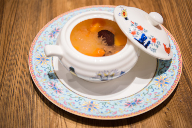 宫廷元素餐厅美食汤品