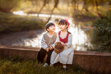 6岁的姐姐和4岁弟弟的相伴时光