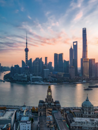 航拍上海外滩万国博览建筑群与陆家嘴四件套