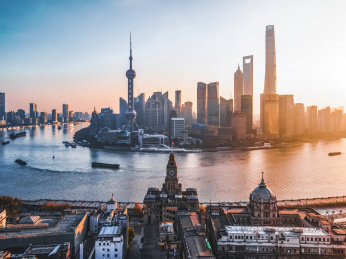 航拍上海外滩万国博览建筑群与陆家嘴四件套