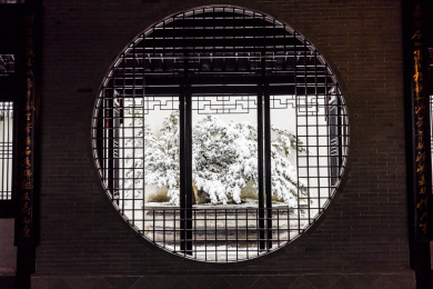 中国江苏苏州园林留园冬季雪景