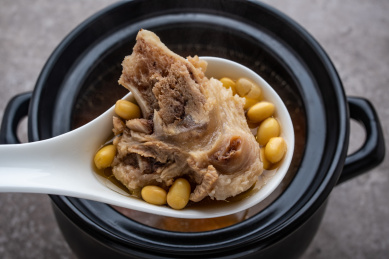 广东老火靓汤黄豆猪骨汤
