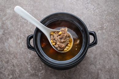 广东老火靓汤黄豆猪骨汤