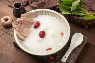 美味的羊肉汤