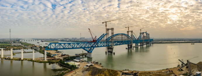 中国广州南沙港铁路跨洪奇沥水道特大桥
