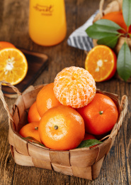 木底上放着一蓝武鸣沃柑