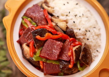 自热菌菇牛肉米饭