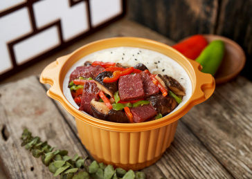 自热菌菇牛肉米饭