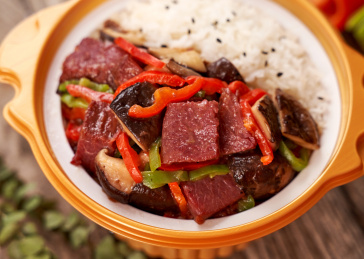 自热菌菇牛肉米饭