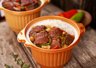 自热笋尖牛肉饭