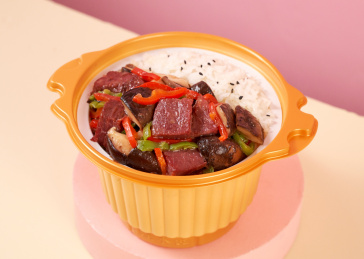 自热菌菇牛肉饭