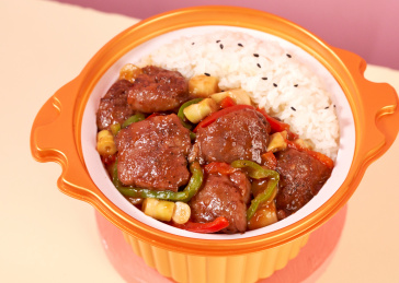 自热笋尖牛肉饭
