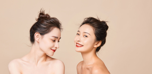 中国女性双人美妆