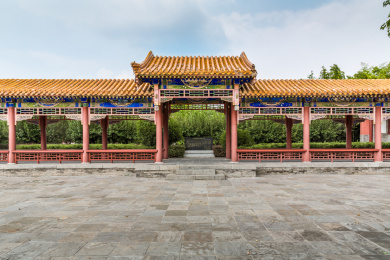 琉璃瓦廊亭古建，中国河南永城刘邦斩蛇景区