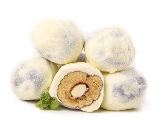 白底上放着一堆奶酪枣