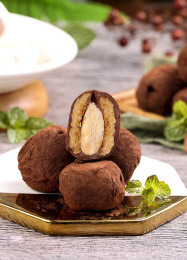 石垫上放着巧克力奶酪刺