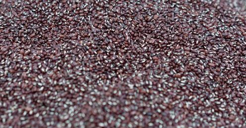 超市里的粗粮豆类食物红豆