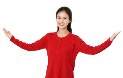 张开双手过年喜庆氛围的中国女人