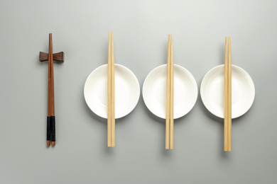 公筷公勺特写预防新冠病毒文明用餐概念图片