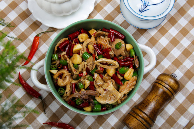 中餐美食小吃辣椒爆炒牛杂