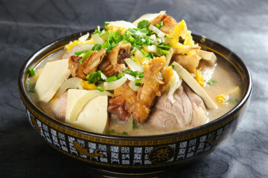 中餐美食-酸菜炖大骨