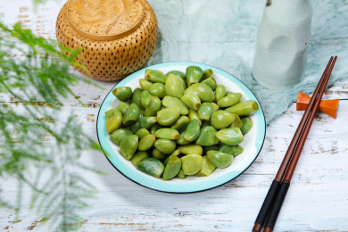 腊八节特色美食腌泡蒜腊八蒜