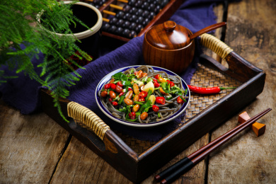 酸辣爽口的凉拌蕨根粉丝