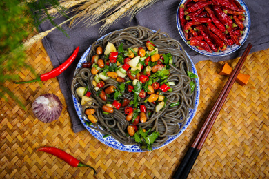 家常菜酸辣蕨根粉