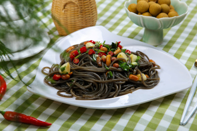 酸辣爽口的凉拌蕨根粉丝