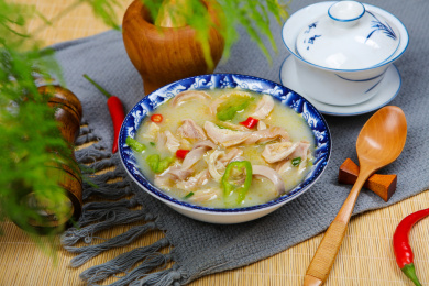 美味家常菜青椒猪肚汤