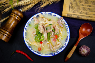 营养好吃的鲜椒猪肚汤