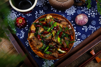 家常菜青蒜苗炒盐煎肉