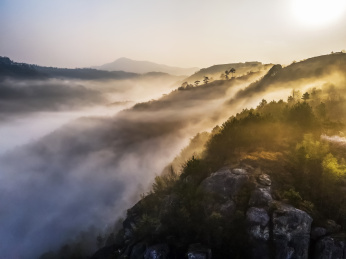 新昌下岩贝村早晨风光