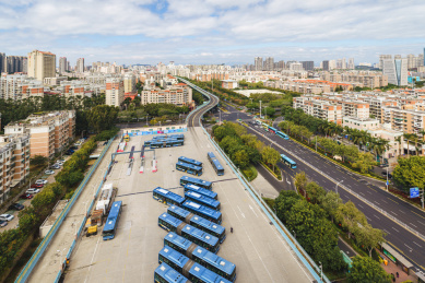 厦门城市交通运输，BRT快速公交站和高架
