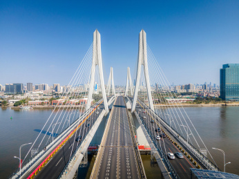 现代桥梁建筑，中国广州洛溪大桥