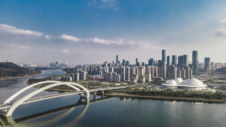 广西南宁市五象新区建筑群与南宁大桥