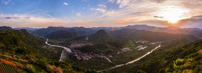 中国绍兴山乡全貌