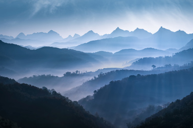 锥子山长城晨雾