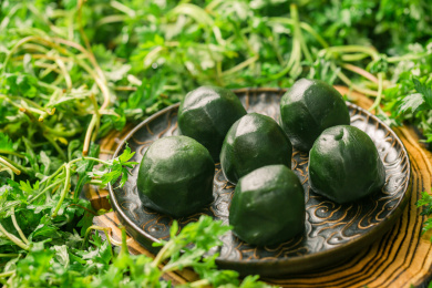 亚洲东方中国清明小吃艾草青团子