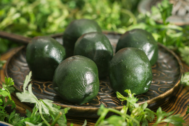 亚洲东方中国清明小吃艾草青团子