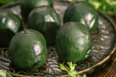 亚洲东方中国清明小吃艾草青团子