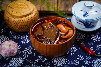 川味特色美食毛血旺冒菜