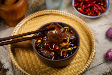 特色美食麻辣爽口的毛血旺