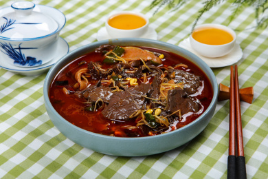 中餐特色美食鸭血毛肚麻辣烫