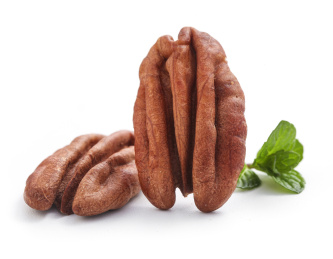 白底上的碧根果果仁