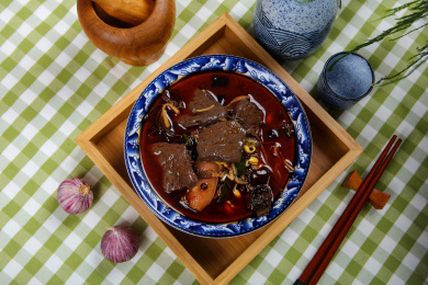 特色美食麻辣爽口的毛血旺